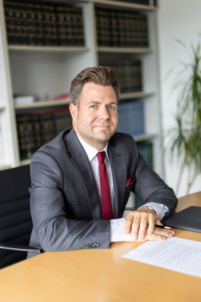 Rechtsanwalt, Anwalt für Familienrecht, Anwalt für Strafrecht und Notar in Hannover Sascha Gramm