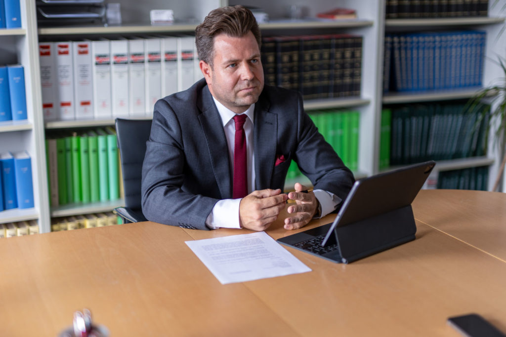 Notar Hannover Sascha Gramm Rechtsanwalt und Notar Testament Grundstückskauf Hannover